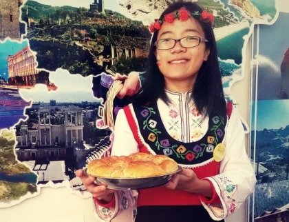 Една китайка с българско име разказва за китайската нова година Една китайка с българско име разказва за китайската нова година
