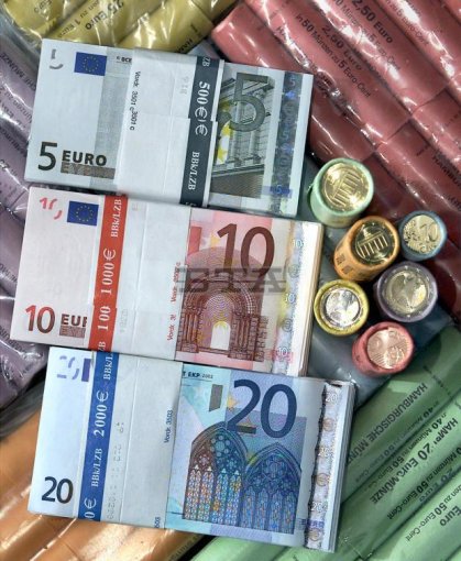 Курсът на еврото е стабилен над 1,13 долара при малък обем на търговията