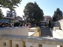 Шест училища получават общо 40 950 лева за почивки по Националната програма "Отново заедно"