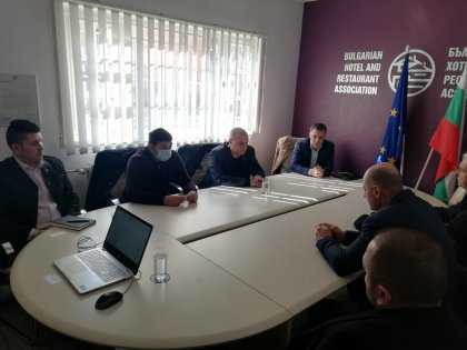Представители на БХРА, ВМРО и общински съветници в София обсъдиха допълнителни мерки за справяне с ковид и енергийната криза в столицата