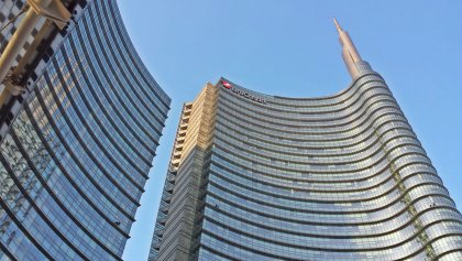 Приходите и печалбата на "УниКредит" изпреварват очакванията за 2021 година въпреки загубата през четвъртото тримесечие Приходите и печалбата на "УниКредит" изпреварват очакванията за 2021 година въпреки загубата през четвъртото тримесечие