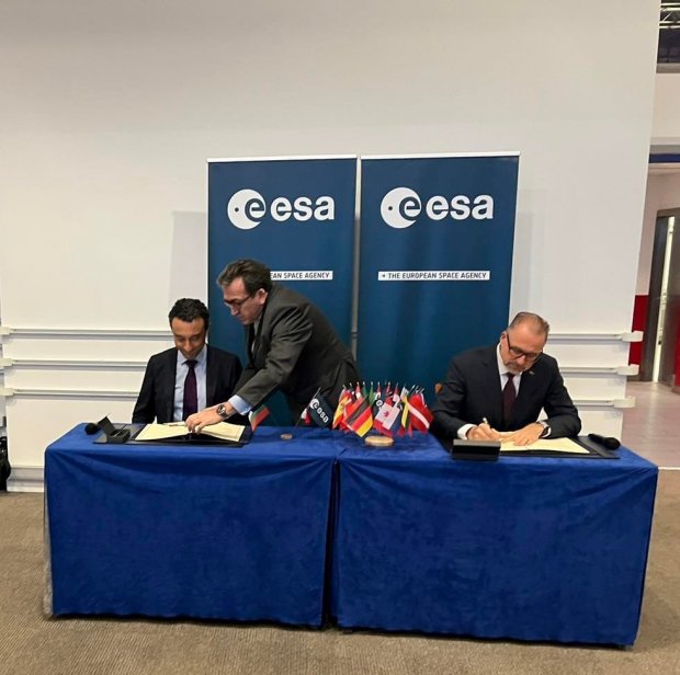 Министър Лорер и генералният директор на Европейската космическа агенция подписаха Споразумение за европейска кооперираща държава