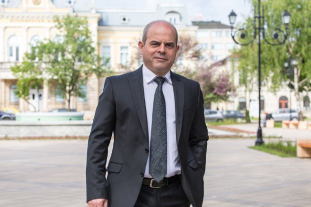 Пламен Стоилов: След края на големите ремонти догодина Русе ще бъде по-уреден и модерен европейски град Пламен Стоилов: След края на големите ремонти догодина Русе ще бъде по-уреден и модерен европейски град