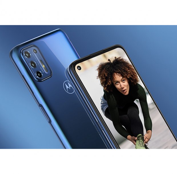 Moto G9 Plus в комплект с безжичните слушалки Motobuds се предлага във VIVACOM