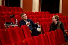 РЕЖИСЬОРЪТ НА "ЦИГУЛАР НА ПОКРИВА" НЕБОЙША БРАДИЧ ХВАЛИ БЪЛГАРИТЕ