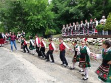 Пъстри програми за празниците на район "Владислав Варненчик" и село Тополи