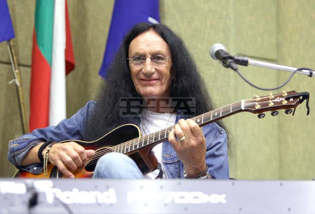 Тутраканци скърбят за Кен Хенсли