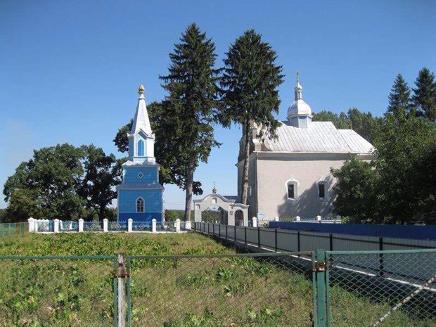 Разколниците завземат храм на Украинската православна църква в село Бобла, Волънска област