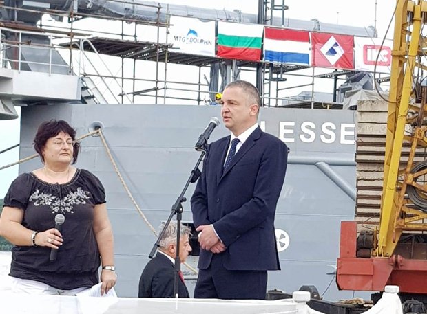 Церемония по кръщаване на нов кораб се проведе край Варна Церемония по кръщаване на нов кораб се проведе край Варна