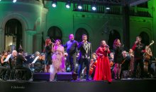 Музика от филмите за Джеймс Бонд ще звучи в зала "България"
