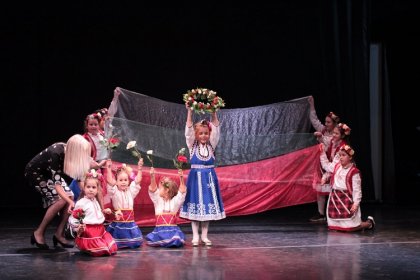 В Атина завърши фестивалът на българите по света "Аз съм българче" В Атина завърши фестивалът на българите по света "Аз съм българче"