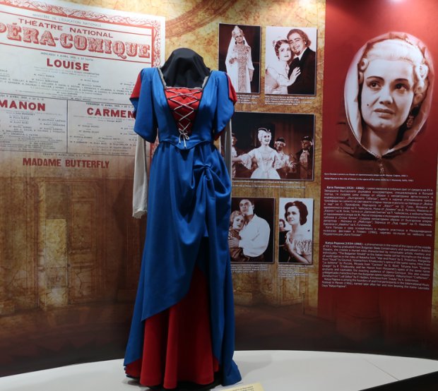 Днес се навършват 55 години от трагичната гибел на Катя Попова - българска оперна звезда със световна кариера