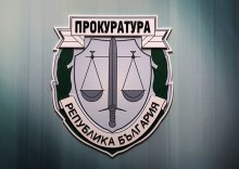 Прокуратурата побдигна обвинения на мъж, предложил подкуп на полицай, за да премине през КПП по време на извънредното положение