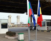 Third Day of Kilometres-long Lines of Trucks at Danube Bridge Checkpoint