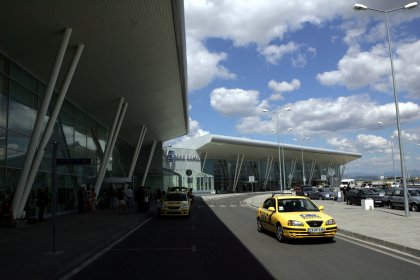 Sofia Airport's Terminal 1 Sealed Off over Bomb Alert