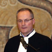  Top Judge Calls on Supreme Judicial Council Spokesperson Ouzounov to Resign