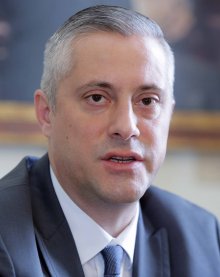 Economy Minister Argues that Privatization of Ordnance Plants Not Appropriate