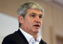 Напълно постижимо е минимална работна заплата да стане 730 лева през тази година, смята президентът на КНСБ Пламен Димитров