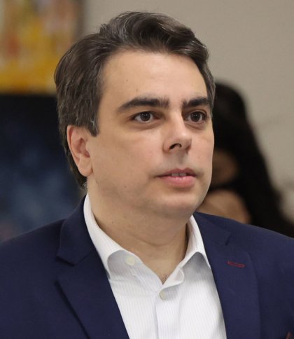 Министър Асен Василев заяви, че е наличен финансовият ресурс за компенсиране на пенсионерите, така че да няма понижение на общия доход Министър Асен Василев заяви, че е наличен финансовият ресурс за компенсиране на пенсионерите, така че да няма понижение на общия доход