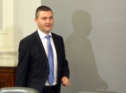 Finance Ministry to Prioritize Army Optimization, Long-Term Investments in Education Next Year