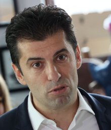 Няма как да сме партньори с ГЕРБ, защото те са свързани с корупцията в България, коментира Кирил Петков