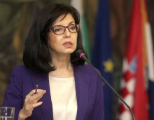 Borissov Presents to Kuneva Signed Annex to Coalition Agreement 
