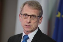 Education Minister Unveils Anti-Aggression Plan