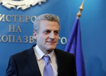 Health Minister: Mayors of Small Settlements to Be Authorized to Buy Medicine for Ill Residents Through Fingerprint Identification