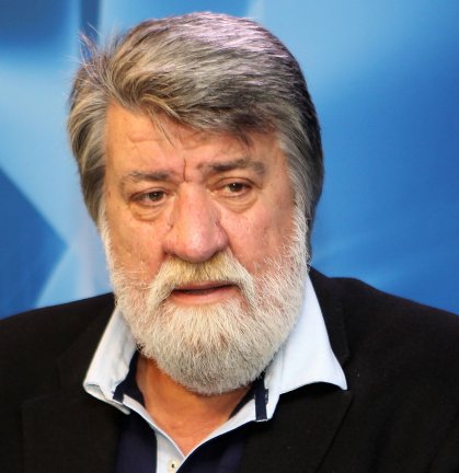 Culture Minister Visits France