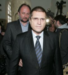 Ex-Defence Minister, Judge, Former Finance Ministry Official Conclusively Acquitted in High-Profile Bribery Case