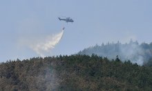 Вертолет се включи в гасенето на пожара в с.Михилци