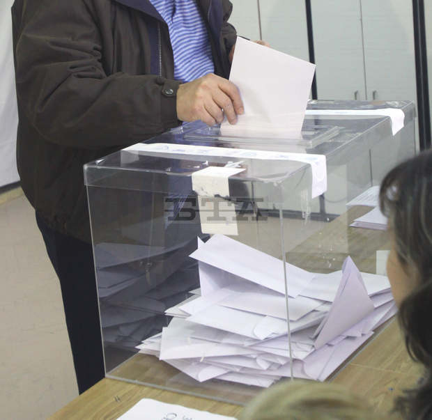 Избирателната активност в силистренското село Средище, където има частични избори за кмет, е 21 на сто до обяд