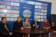 Старозагорската организация на ВМРО - БНД  отличи македонските интелектуалци Панде Ефтимов  и Виктор Боев със златна значка "Горд Българин"