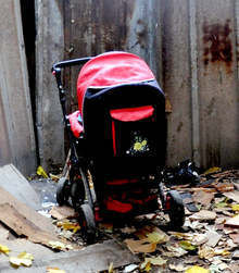 Митничари откриха контрабандни цигари в бебешка количка в Свиленград 