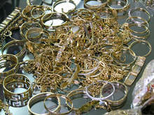 Криминалисти от Монтана разкриха въоръжен грабеж на 4,3 килограма злато от магазин в Монтана