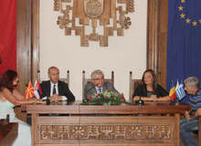 Кметът на Плевен подписа  договори за партньорство  с Браила и Волос