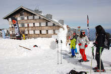 Около 60 хотели и къщи за гости с над 2000 легла очакват и този зимен сезон туристи в Добринище 