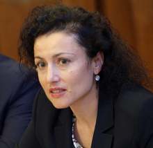 Щетите от наводненията можеха да бъдат по-малки, според министъра на земеделието Десислава Танева