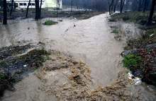 Пътят Добрич-курорта "Албена"е затворен зарадинаводнен участък