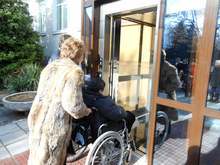 Асансьор за хора с увреждания има вече в сградата на Народно читалище "Просвета-1865" в гр. Гоци Делчев