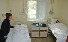 Трима маскирани са ограбили  възрастни хора в село  в община Любимец