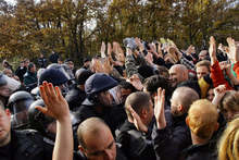 Представители на организации за защита правата на човека достигнаха на 300 метра от граничната бразда