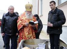 Ловчанският митрополит Гавриил отслужи празнична литургия в катедралния храм "Св. св. Кирил и Методий" в Ловеч