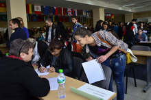 Младежка трудова борса в Добрич търси оператори на машини и инженери