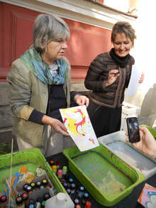 Уъркшоп за рисуване по вода е организиран пред Общината в Кюстендил във връзка с националния проект "100 процента България"