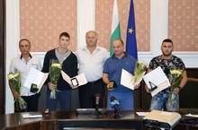 Кметът на Сливен награди двама медалисти от Световното първенство по борба за кадети в Сараево