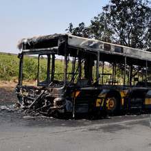 Пътнически автобус  изгоря на главен път  близо до Шумен