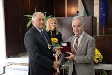 На тържествена сесия в Сливен по повод празника на града - Димитровден - бяха връчени награди и грамоти