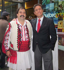 Пернишки музикант представи изкуството си в Париж