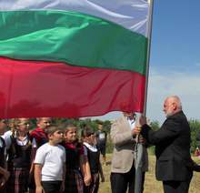 С церемония за издигане на националния трибагреник в най-високата  точка над Силистра бе отбелязан Денят на Съединението 